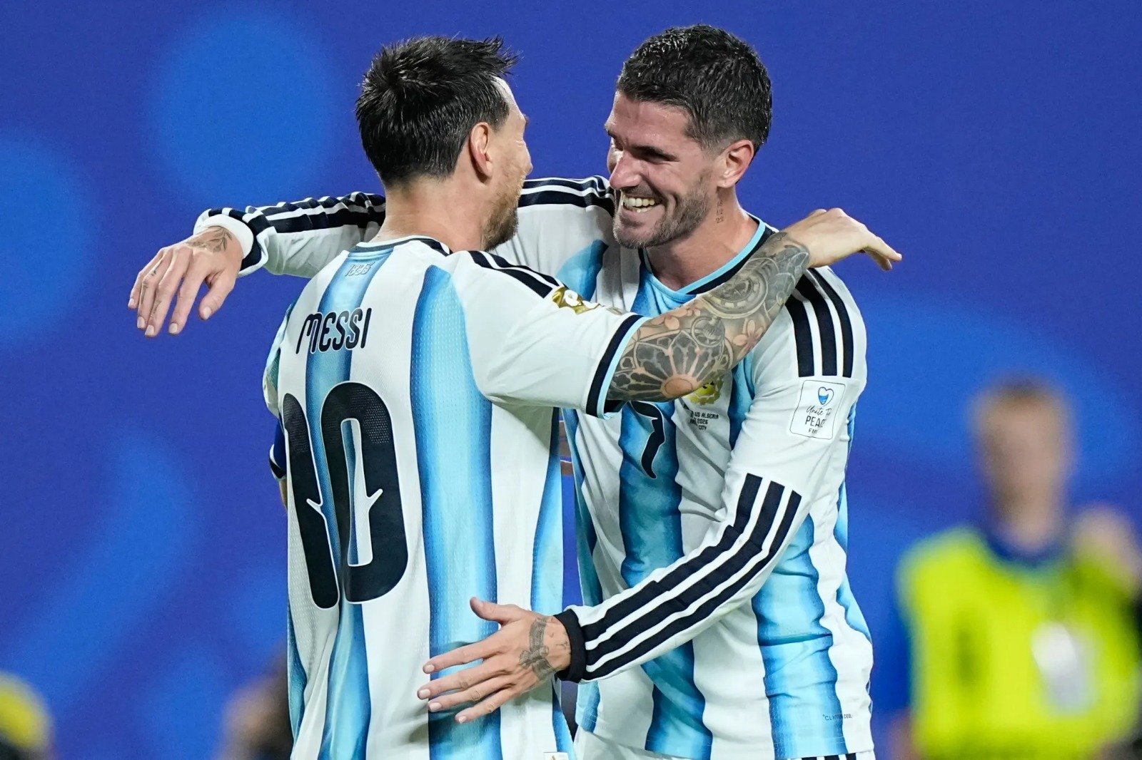 Rodrigo de Paul: A bodyguard, a troubleshooter, the tired legs that make Messi magic work